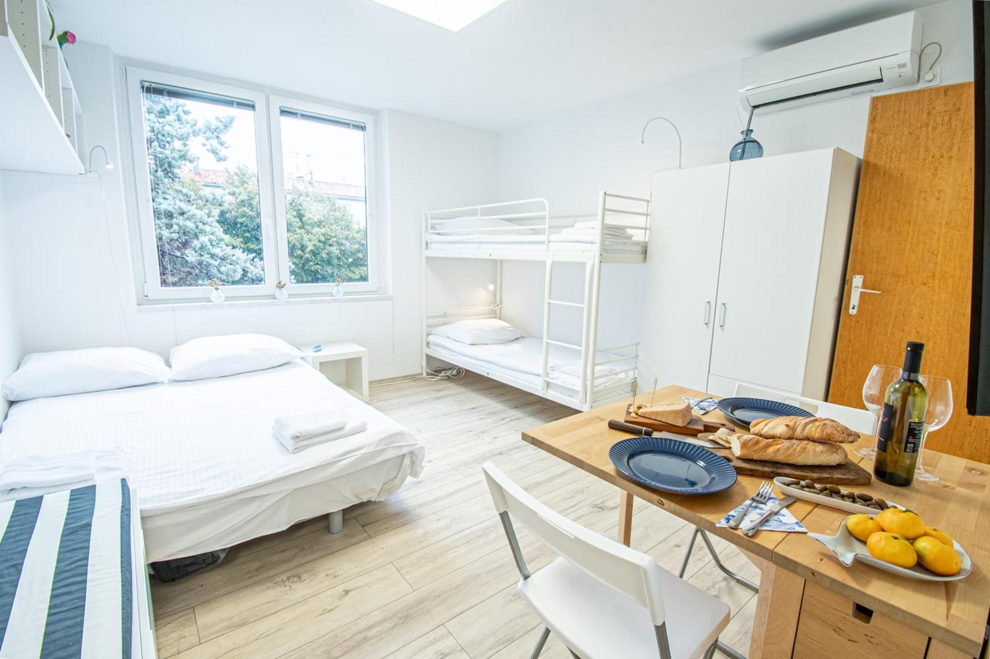 Umag Center Apartment Parking By Rentistra Exterior photo