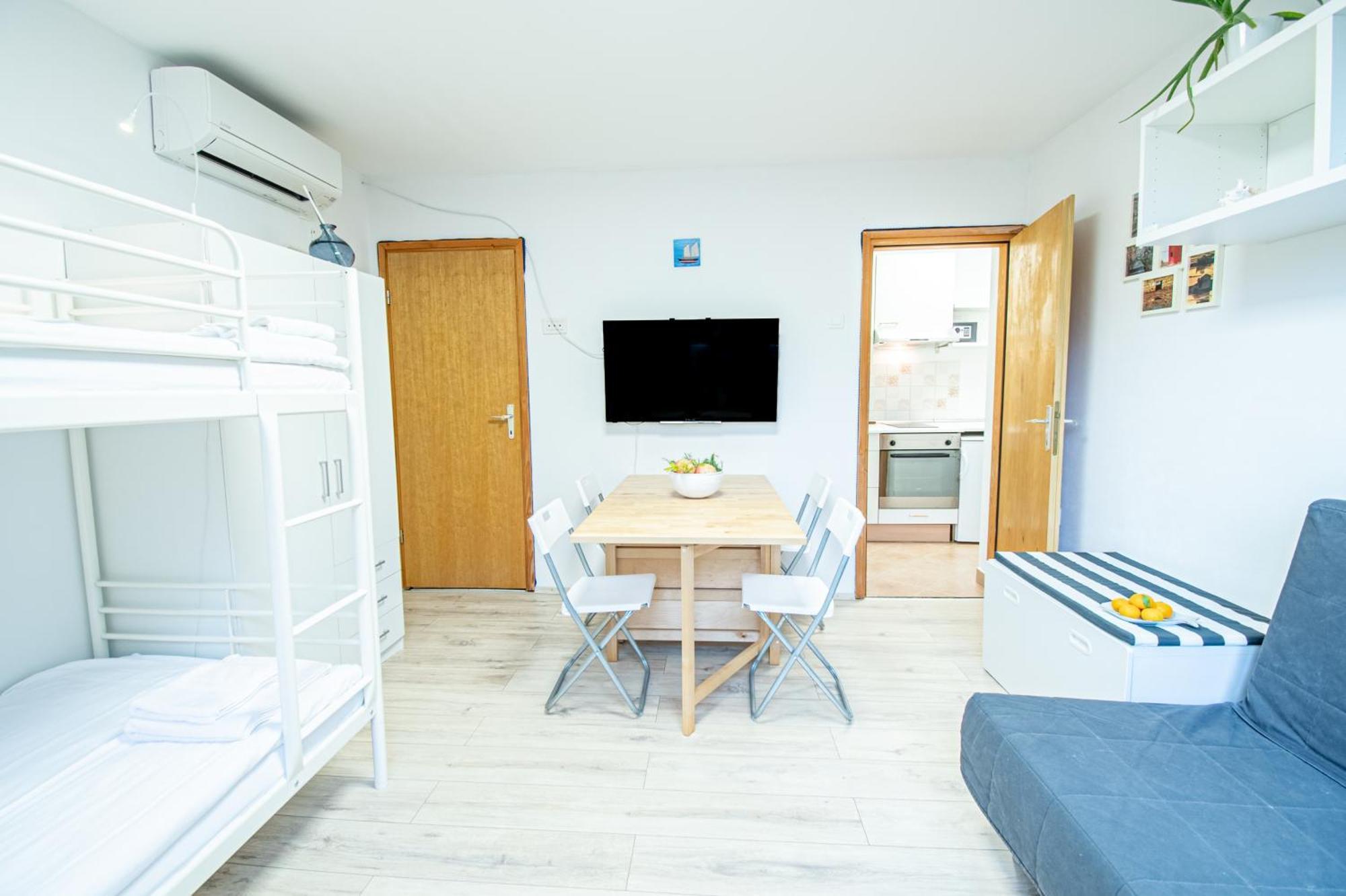 Umag Center Apartment Parking By Rentistra Exterior photo
